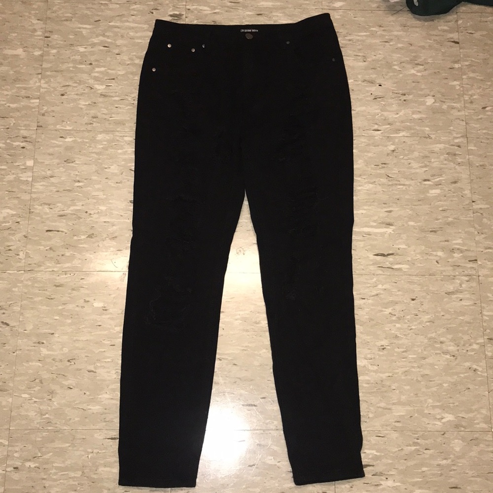 Ripped, slightly “mom” jeans from fashion nova
